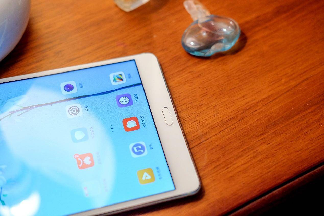 华为平板m5青春版体验视频,华为m5平板青釉版价格