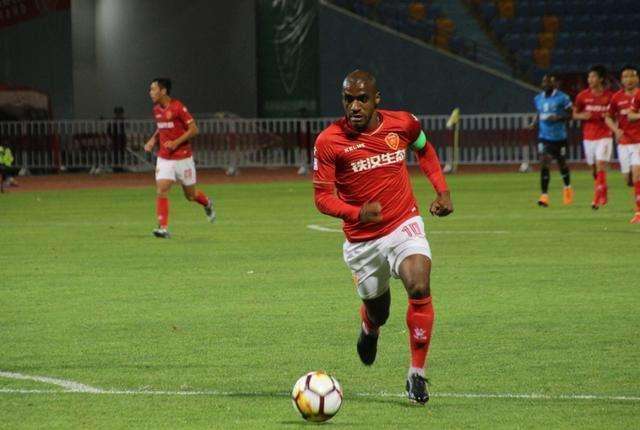 穆里奇一球定乾坤恒大成就七连冠,广州恒大穆里奇亚冠