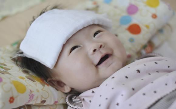 儿科医生心心发烧,宝宝发烧你们都是怎么处理的