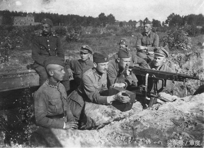波兰誓死抵抗苏联真实事件,波兰被苏联害得多惨
