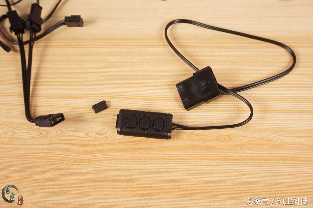 当散热器多了FRGB功能，从此颜值逼格都满满，超频三东海印象开箱