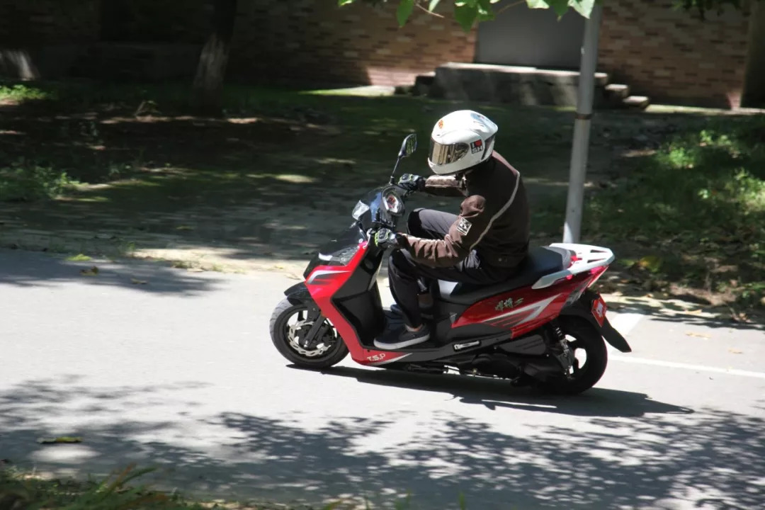 最值得购买的三款150s踏板都有谁,车评推荐10万元以下车型