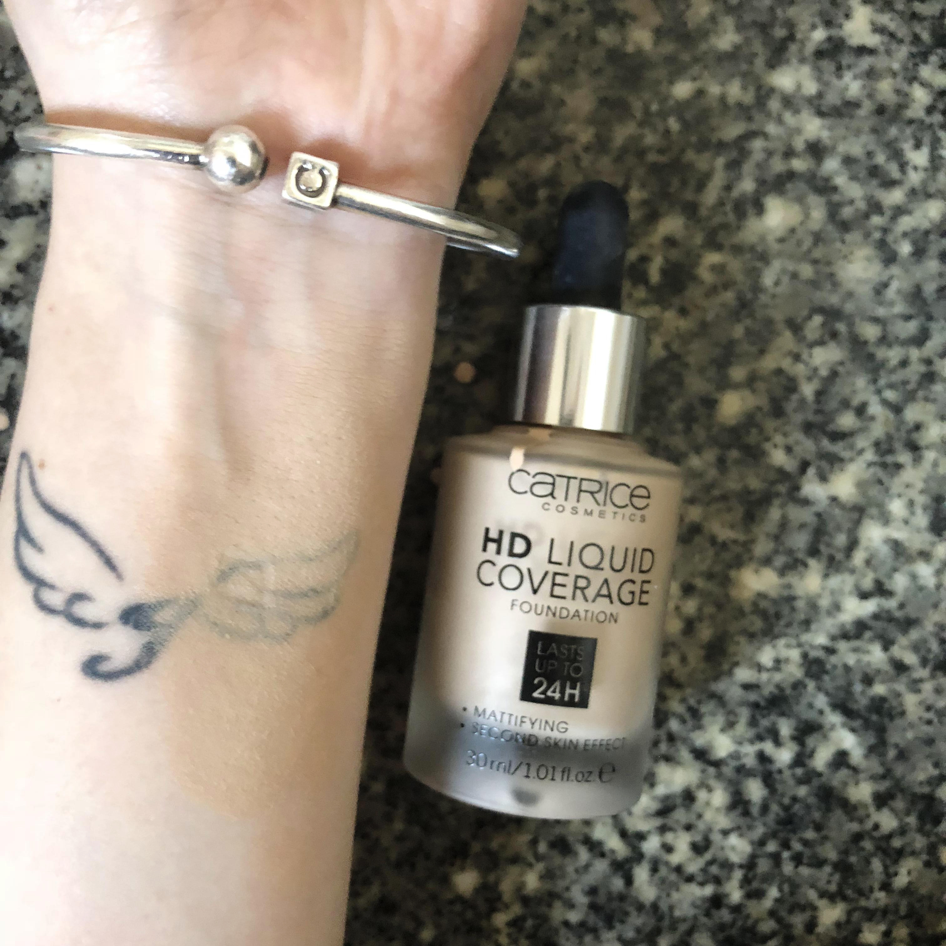 德国小滴管catrice粉底液,catrice德国hd滴管粉底液