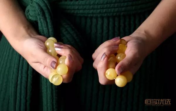 琥珀与塑料的鉴别方法,怎样鉴别琥珀和塑料的区别