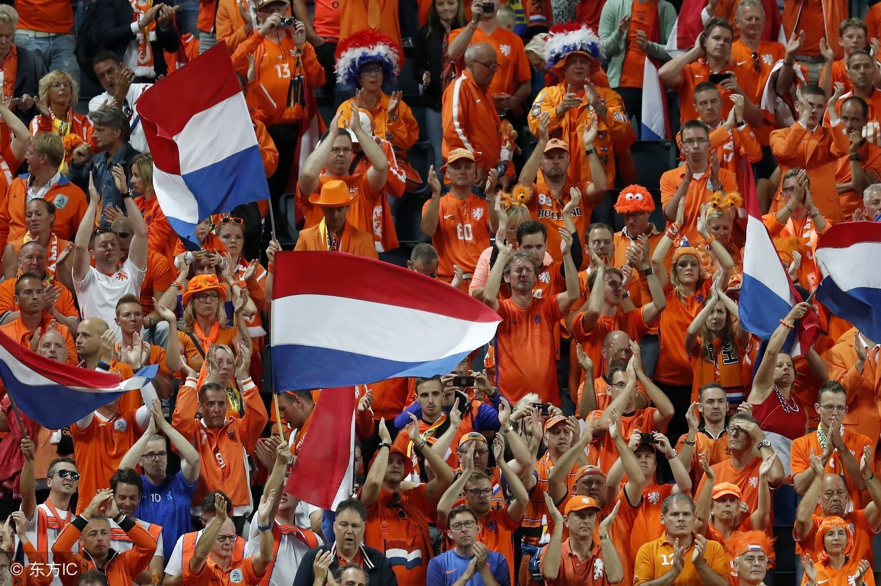 提起荷兰你会想到什么,说起荷兰足球你会想起谁