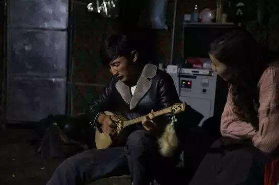 “村官”阿曼古丽一年收到近百辆摩托