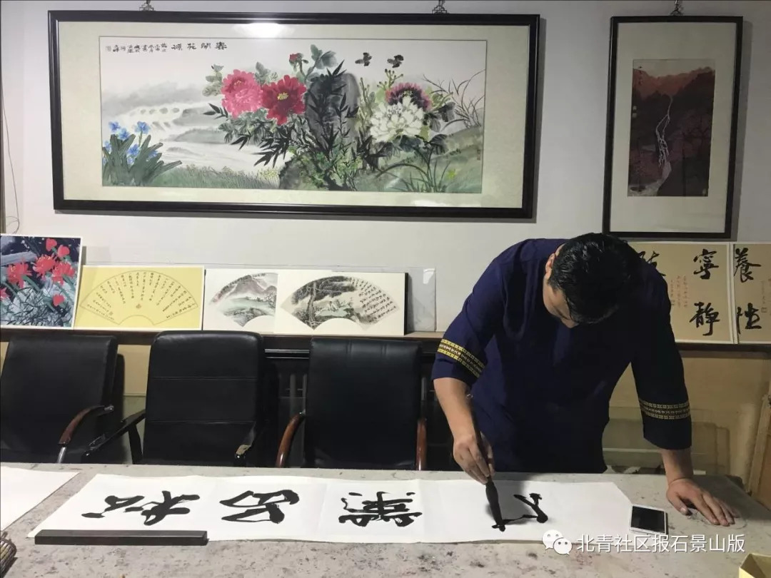 银行网点学雷锋志愿者服务图片,银行学雷锋爱心驿站