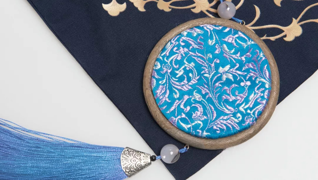 携手非遗绝艺天刀X伊蒂之屋纪念彩妆礼盒等你pick！