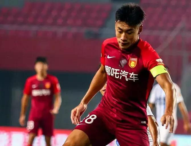 国足高光时刻胜卡塔尔,国足0-1卡塔尔球员评价