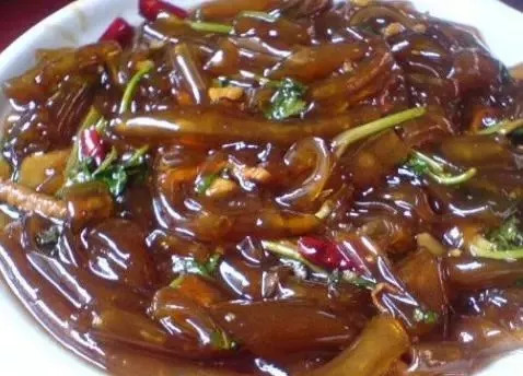 在家做红薯粉皮最简单做法,红薯粉皮怎么做好吃又简单家常