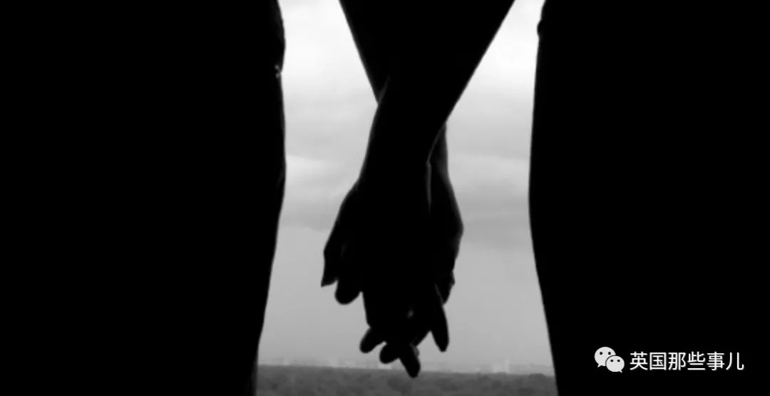 一起熬过了纳粹集中营的磨难，这对同*爱性**人却终究敌不过世俗……