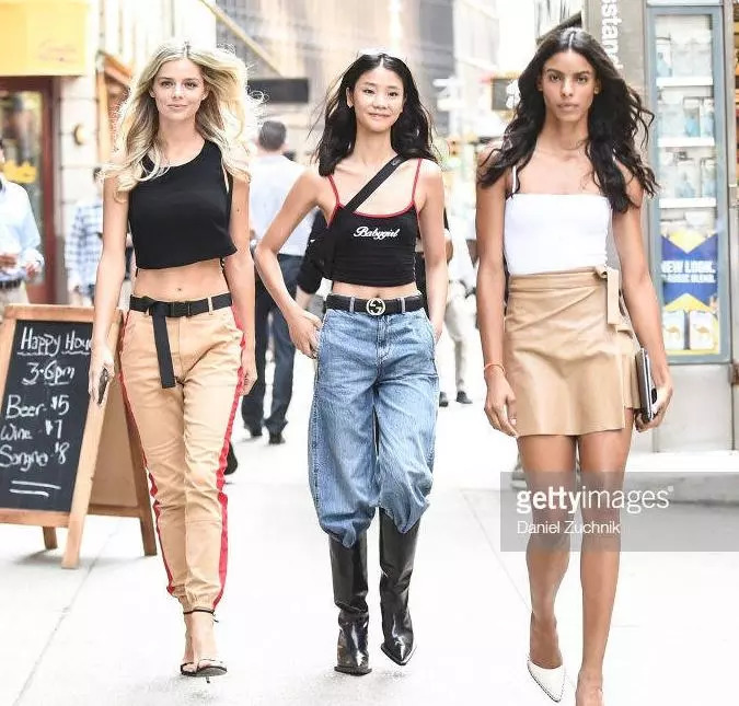 维密中国超模合集何穗,2018维密秀刘雯何穗组团霸气开秀