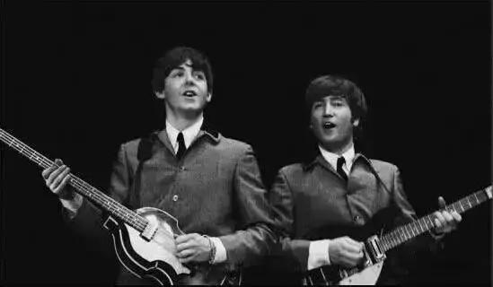 披头士乐队的约翰列侬个人介绍,披头士heyjude致敬约翰列侬