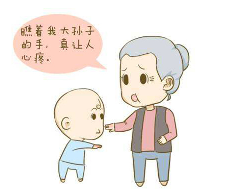 新生儿脱皮宝妈怎么做,新生儿脱皮用干预吗