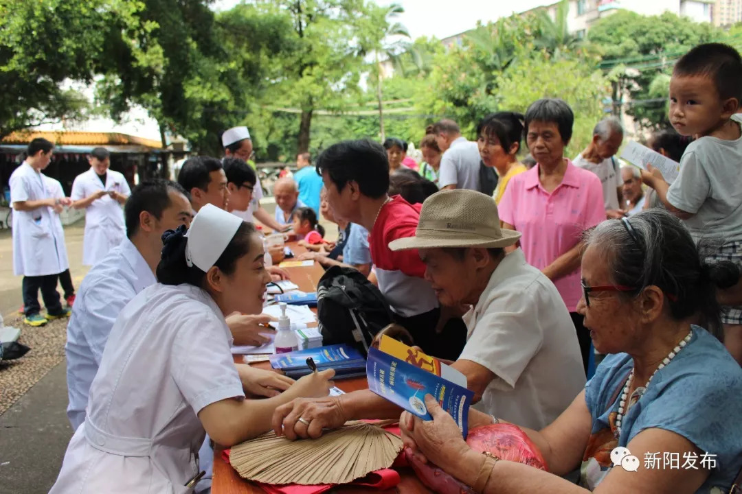 新阳街道妇联携手南宁市第一人民医院骨科开展中老年骨质疏松防治讲座和义诊活动