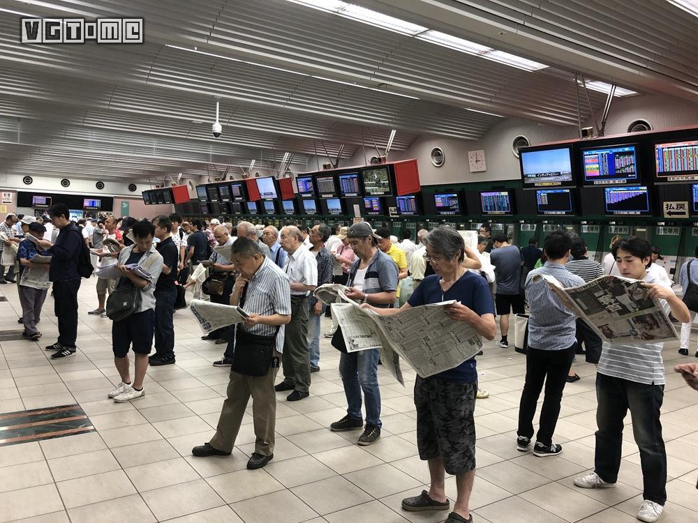 阿宅已老，万代的拐杖要卖给谁