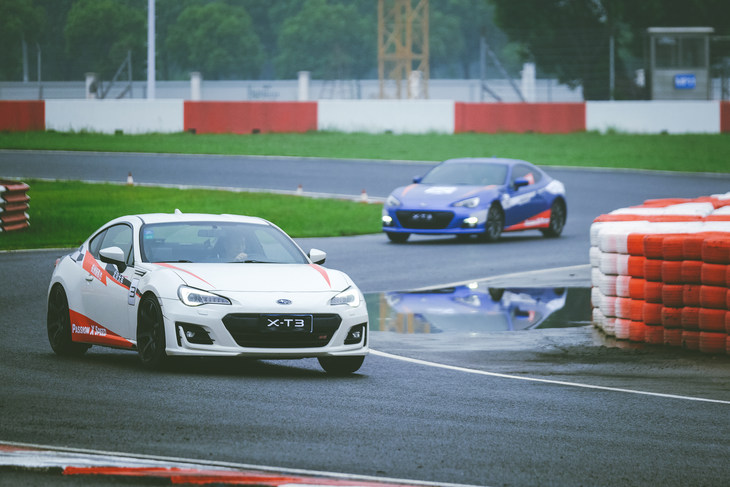 富士x-t30ii微单相机是半画幅吗,富士xt3全画幅微单怎么样