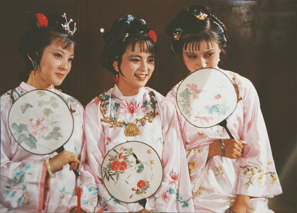 《红楼梦》里贾探春在贾府搞改革遇到的保守派有哪些人？