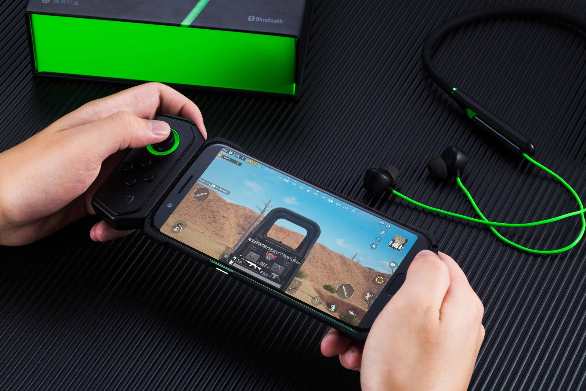 黑鲨游戏手柄吃鸡测评,黑鲨2手柄吃鸡视频