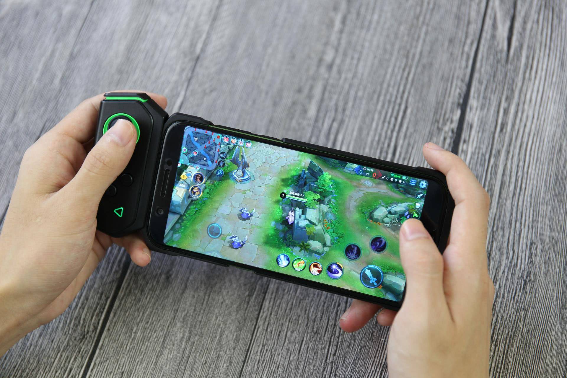 黑鲨游戏手柄吃鸡测评,黑鲨游戏手柄有什么功能