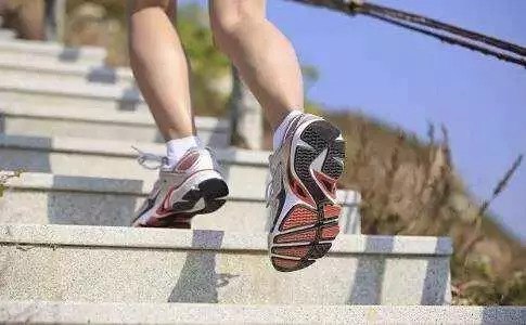 万通筋骨片里面有止痛成分吗,万通筋骨片是假药吗