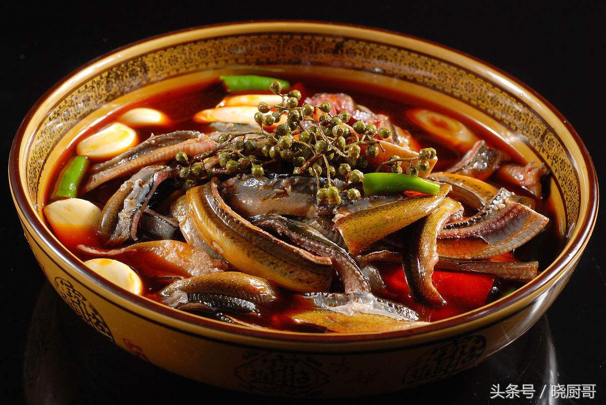 厨师做泥鳅教程,大厨教你泥鳅鱼的正宗做法