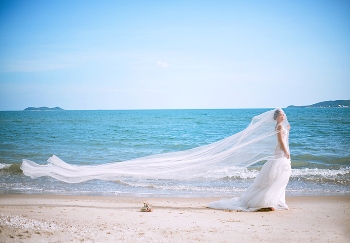外景氛围感婚纱照拍摄技巧,婚纱照外景姿势和表情技巧