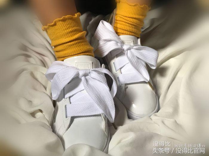 puma白色鞋子配什么袜子 (puma黑金白色)
