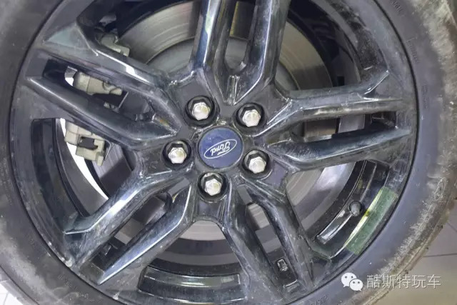 福特锐界换轮胎推荐,福特锐界轮胎更换工具视频