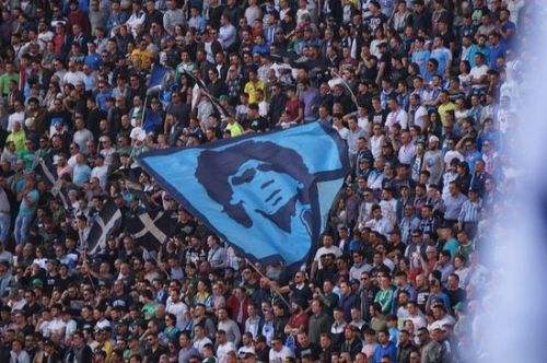 尤文图斯球迷谈那不勒斯,那不勒斯球迷有多爱马拉多纳