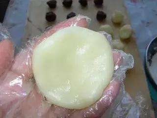 冰皮月饼怎么做才不会软糯变硬,冰皮月饼不需要烘焙吗