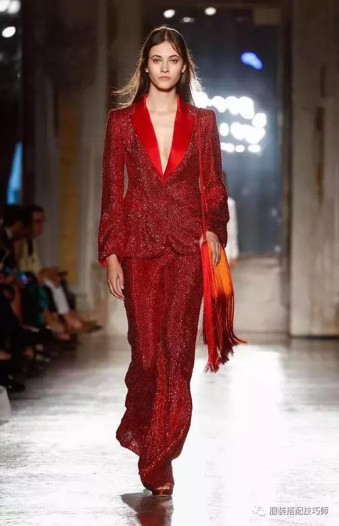 红梨色适合什么肤色,红梨色显白不挑肤