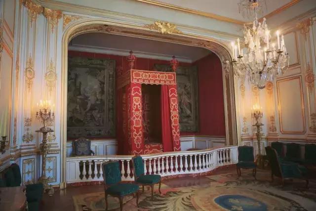 生活在别处完整版歌曲,生活在别处完整版