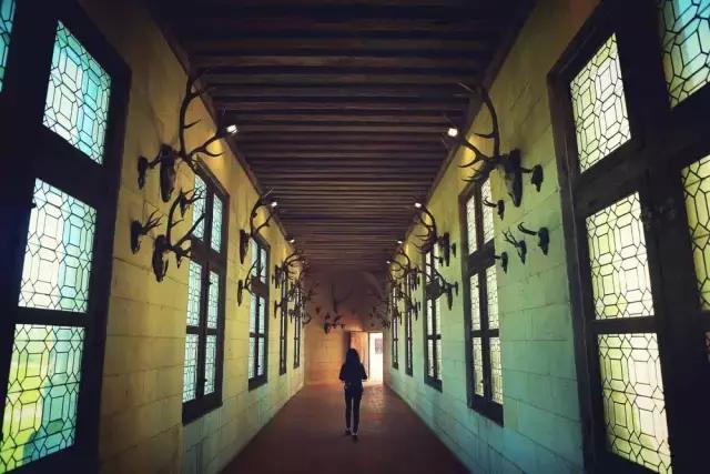 生活在别处完整版,法国西部自驾游