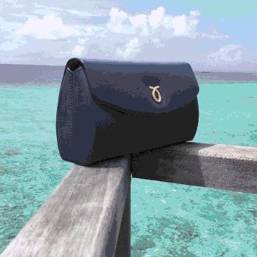 英伦风背什么包,好奇时髦精们今年都在背什么包