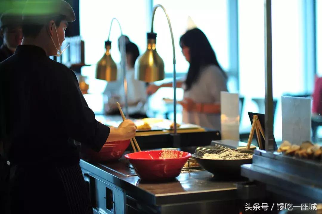 在佛山第一高的酒店举办一场浪漫奢华的法式婚宴