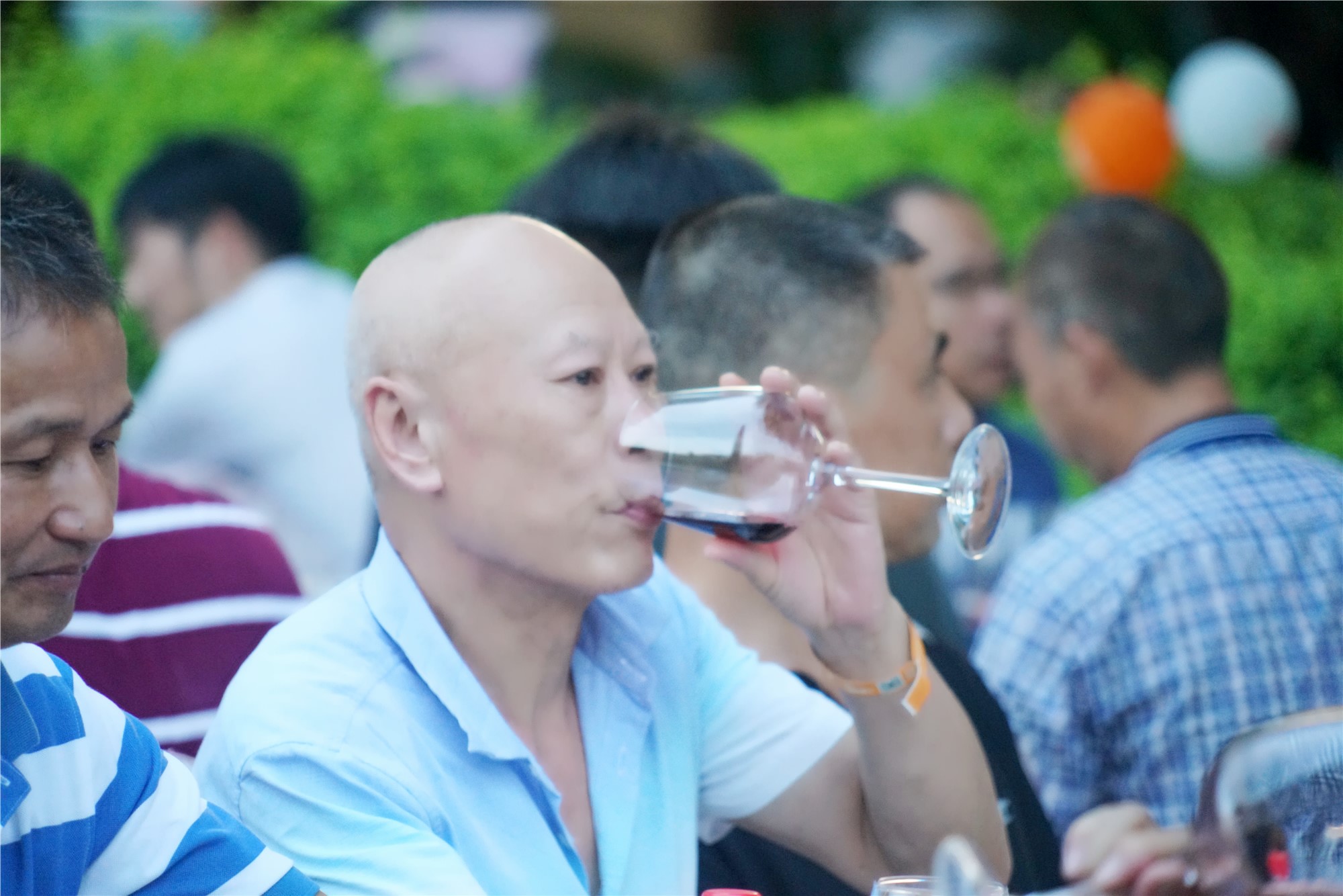 第九代张裕解百纳品鉴会荆州,张裕解百纳干红品酒大师的选择