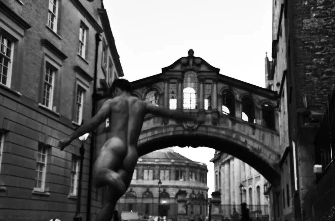 学霸为爱全果出镜？一年一度的剑桥火辣写真又来了！