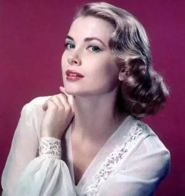 值得入手的第一只大牌包包,最值得入手的十款大牌包包