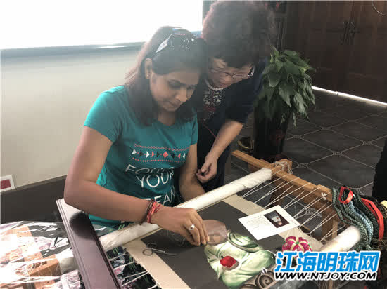 “爱上南通”外国友人走进海门体验中秋文化感受非遗魅力