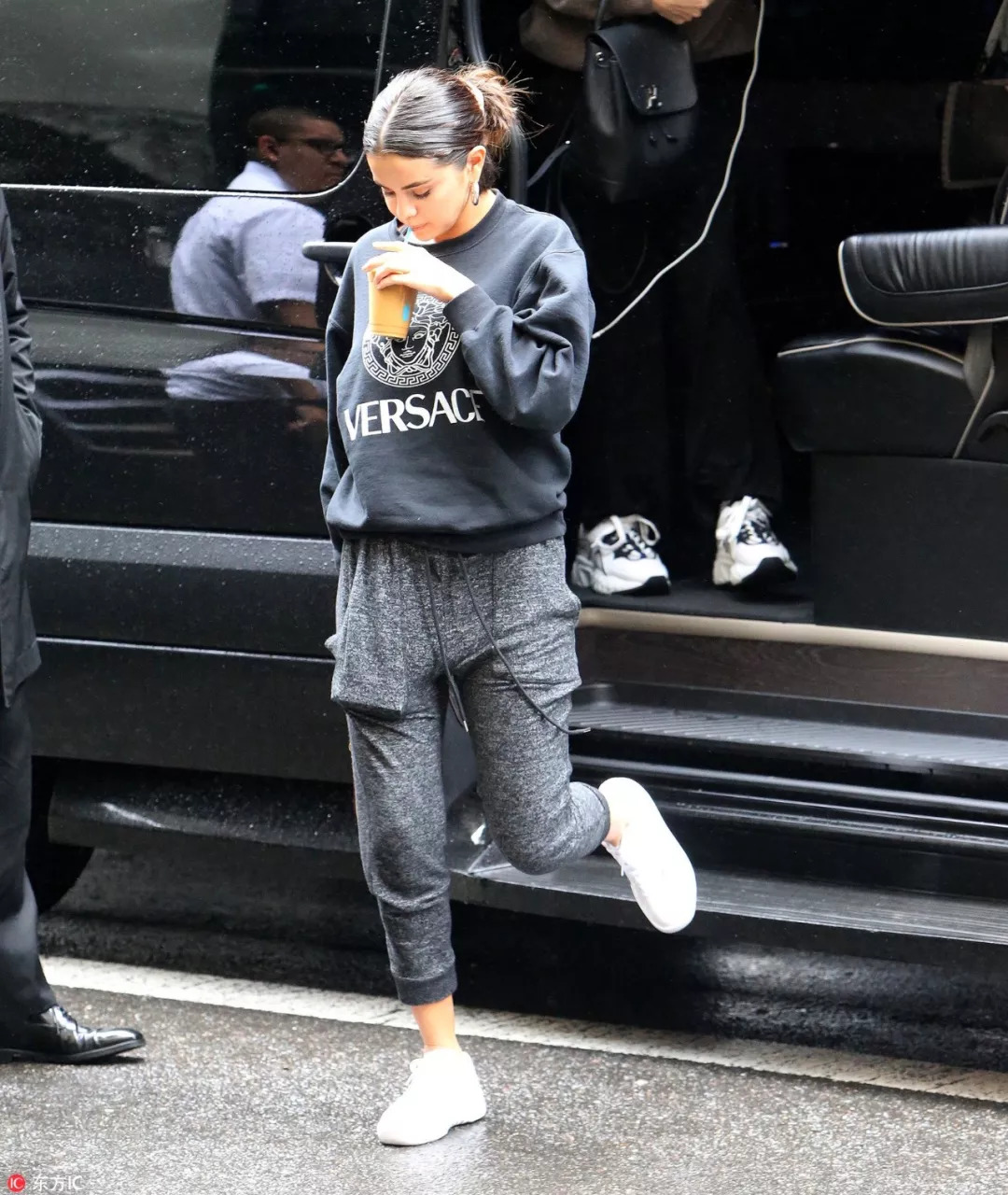 明天穿什么衣服好看很洋气,早秋新款显瘦高级感洋气爆款卫衣