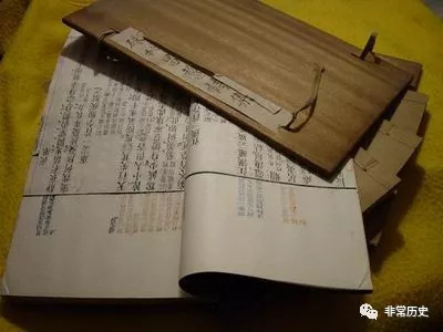 甲午海战中邓世昌牺牲的战役,甲午海战邓世昌抱着爱犬落水殉国