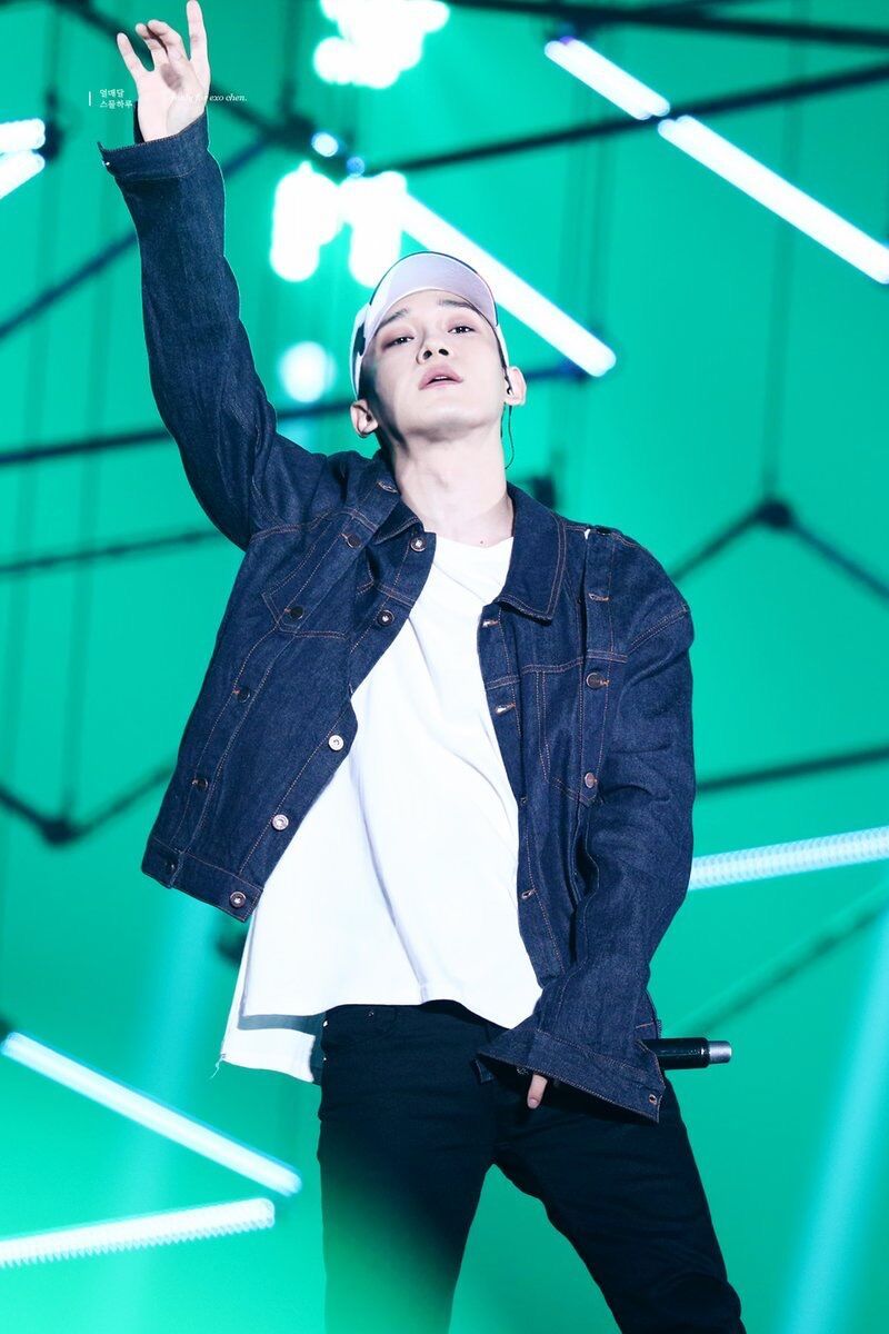 第三轮吃鸡直播来袭，将迎来EXO神秘嘉宾，官方提供重要线索