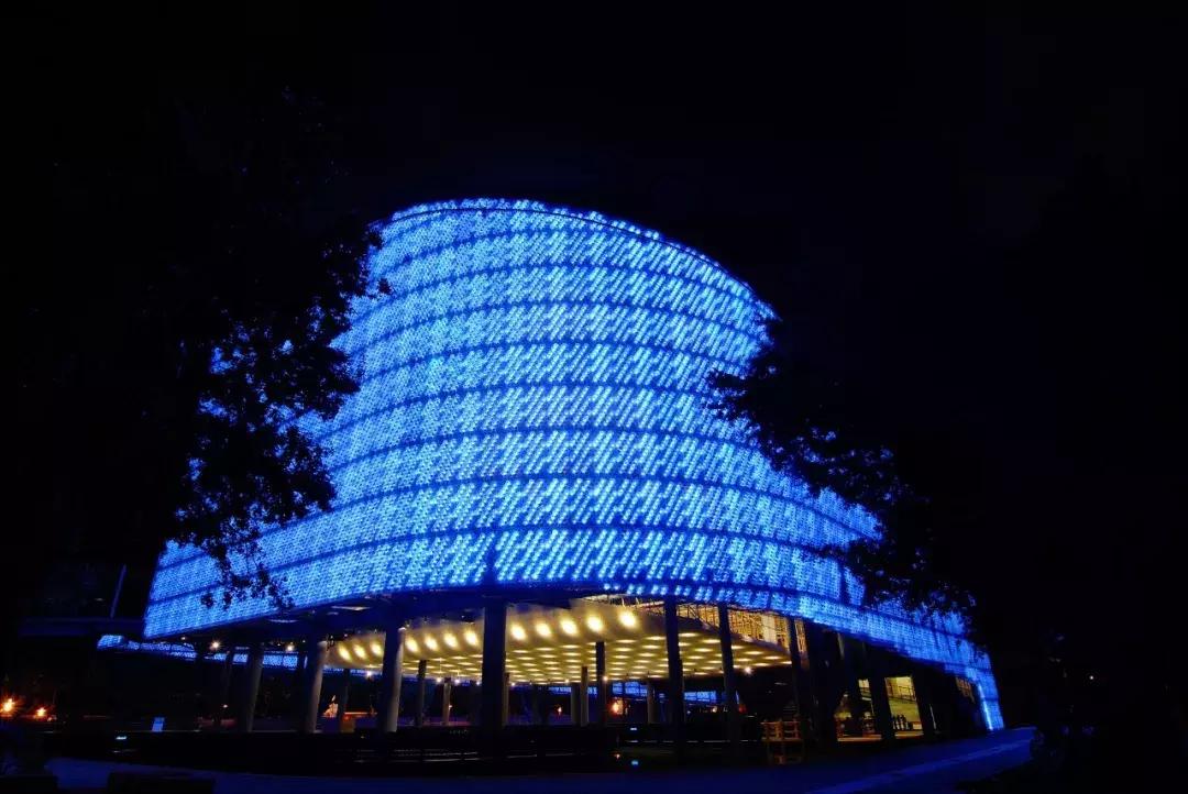 他设计了一堆“垃圾”,却让全世界拍手叫好