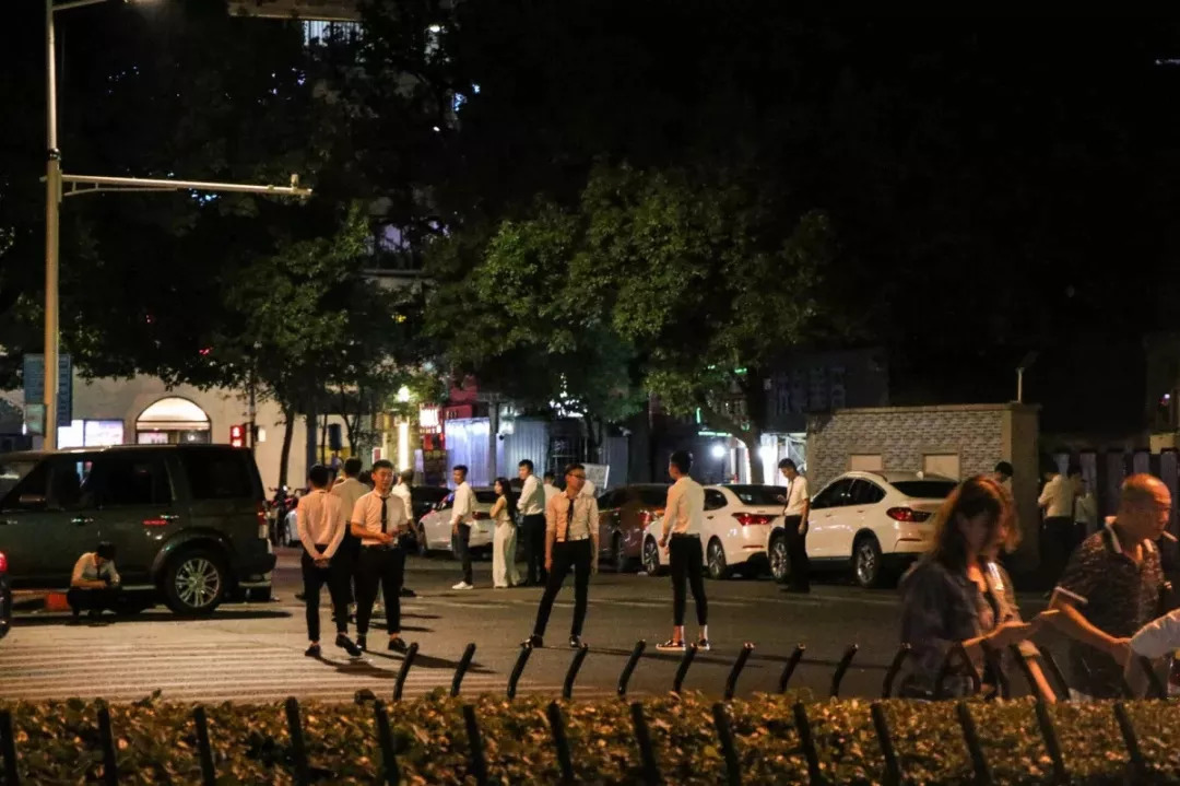 南京的夜晚真实图片,2005年的南京街头真实影像