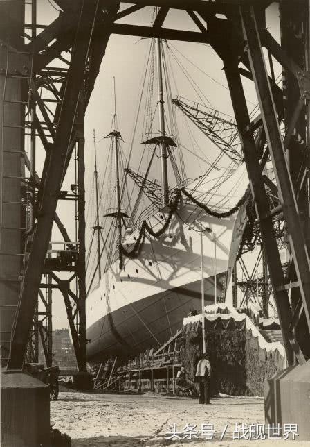 拒绝向邪恶纳粹屈服,虽然他是一名纳粹,但他依然值得我们去尊敬