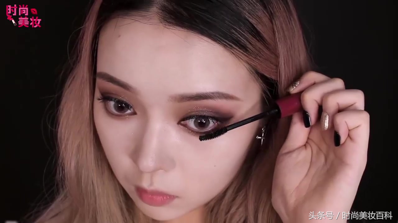 「时尚美妆」狂野性感的烟熏妆图解教程