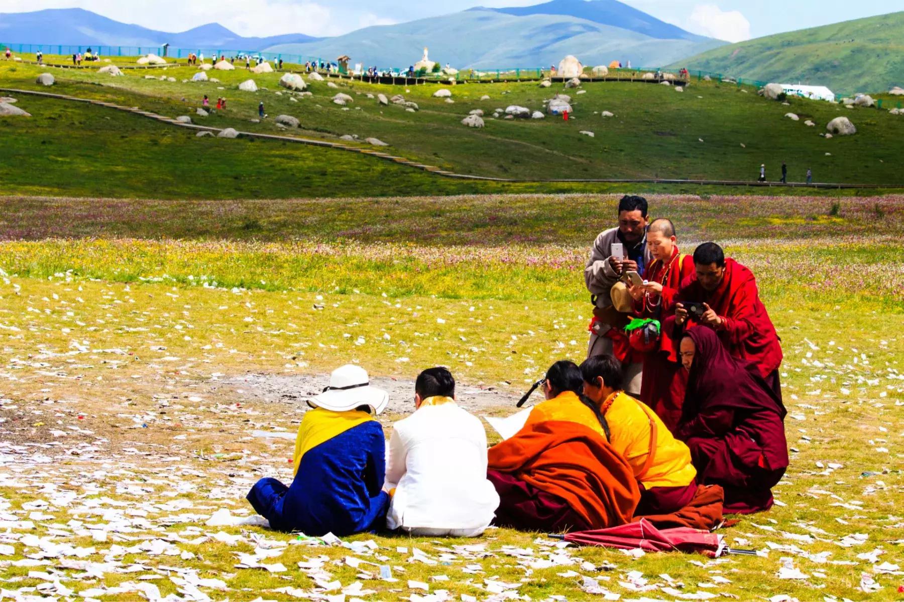 年宝玉则神山,年宝玉则天堂湖