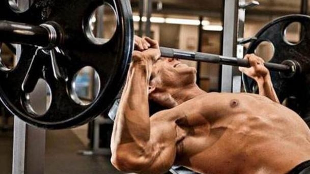 卧推具体注意哪些细节才不伤肩,卧推的六个训练方法