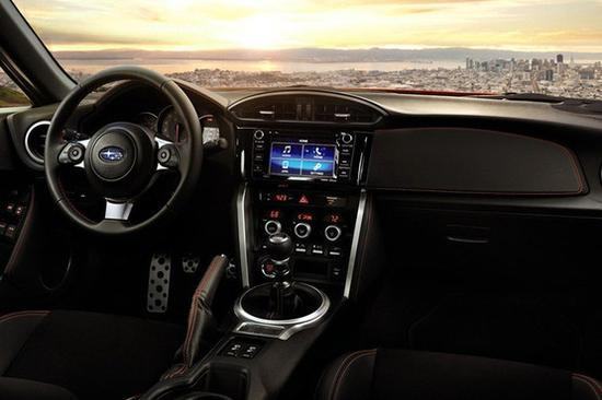 丰田86和斯巴鲁86,丰田86跟斯巴鲁brz哪个后排空间大